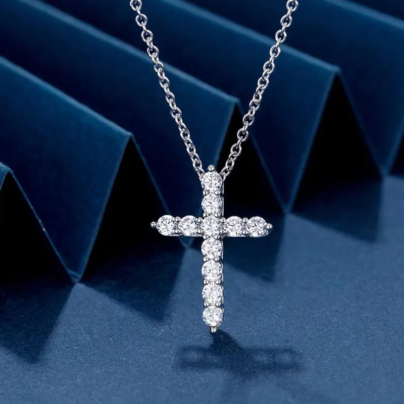 Pingente de cruz de diamante de prata esterlina criativo simples luz luxo nicho colar de clavícula