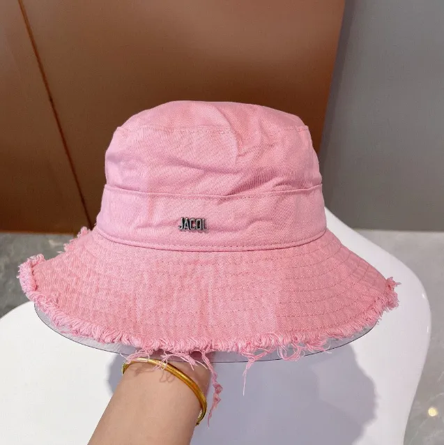 Casquette Bob Wide Brim Hats Designer Bucket Hat dla kobiet postrzępiona czapka