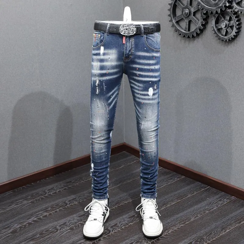 Jeans da uomo Streetwear Moda Uomo Retro lavato blu elasticizzato Slim Fit strappato dipinto Designer pantaloni in denim vintage Hombre