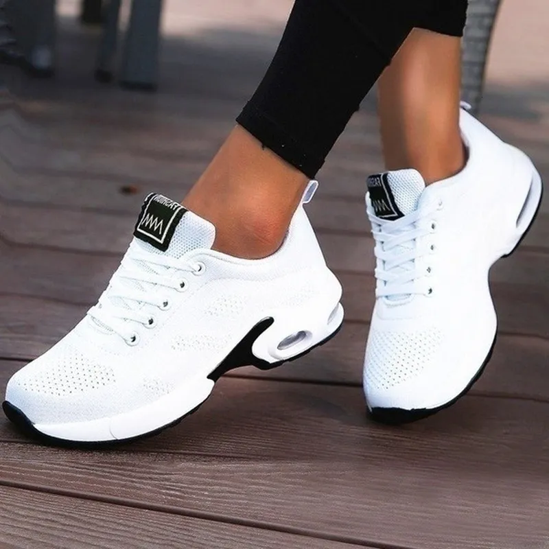 Mujeres transpirables para al aire libre Carrería de ropa blanca de tenis zapatos deportivos zapatillas para caminar casual para wamen 230826 163