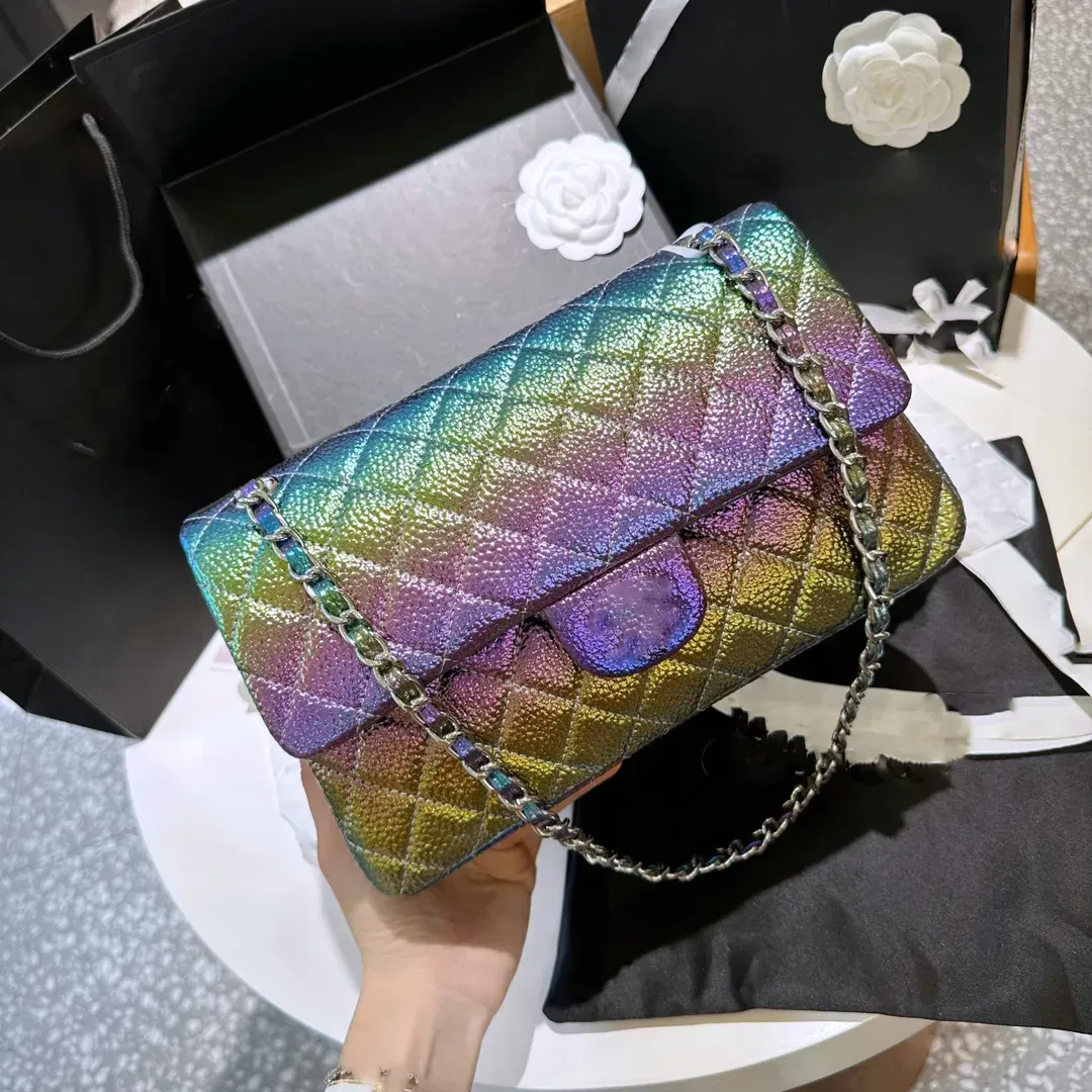 Pochette donna a tracolla in vera pelle, prodotto realizzato a mano in vari  colori