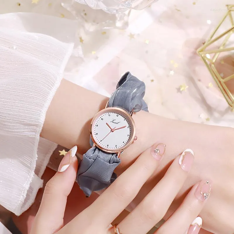 Horloges Merk Doek Band Horloge Mode Armband Vrouwen Horloges Luxe Veelzijdige Kleding Accessoires Cadeau Klok Drop
