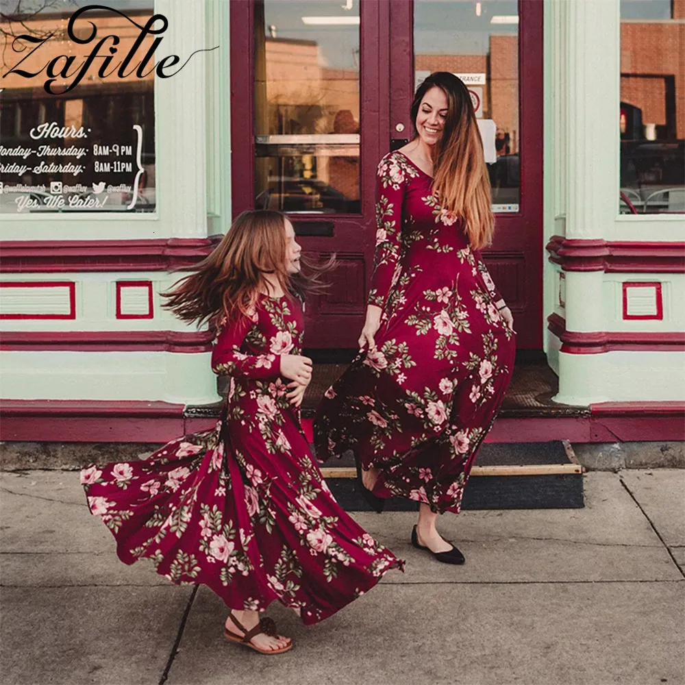 Passende Familienoutfits ZAFILLE Weinrotes Mutter-Tochter-Kleid mit Blumenmuster, lange Mama-Kleidung, Look für Mama und Partykostüm 230826