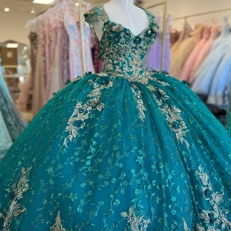 Изумрудные зеленые блестки с мячом платье quinceanera платье из тюля золото приспосабливаются цветы рукавицы сладкие 15 16 Формальные вечеринки по случаю дня рождения vestidos de 15