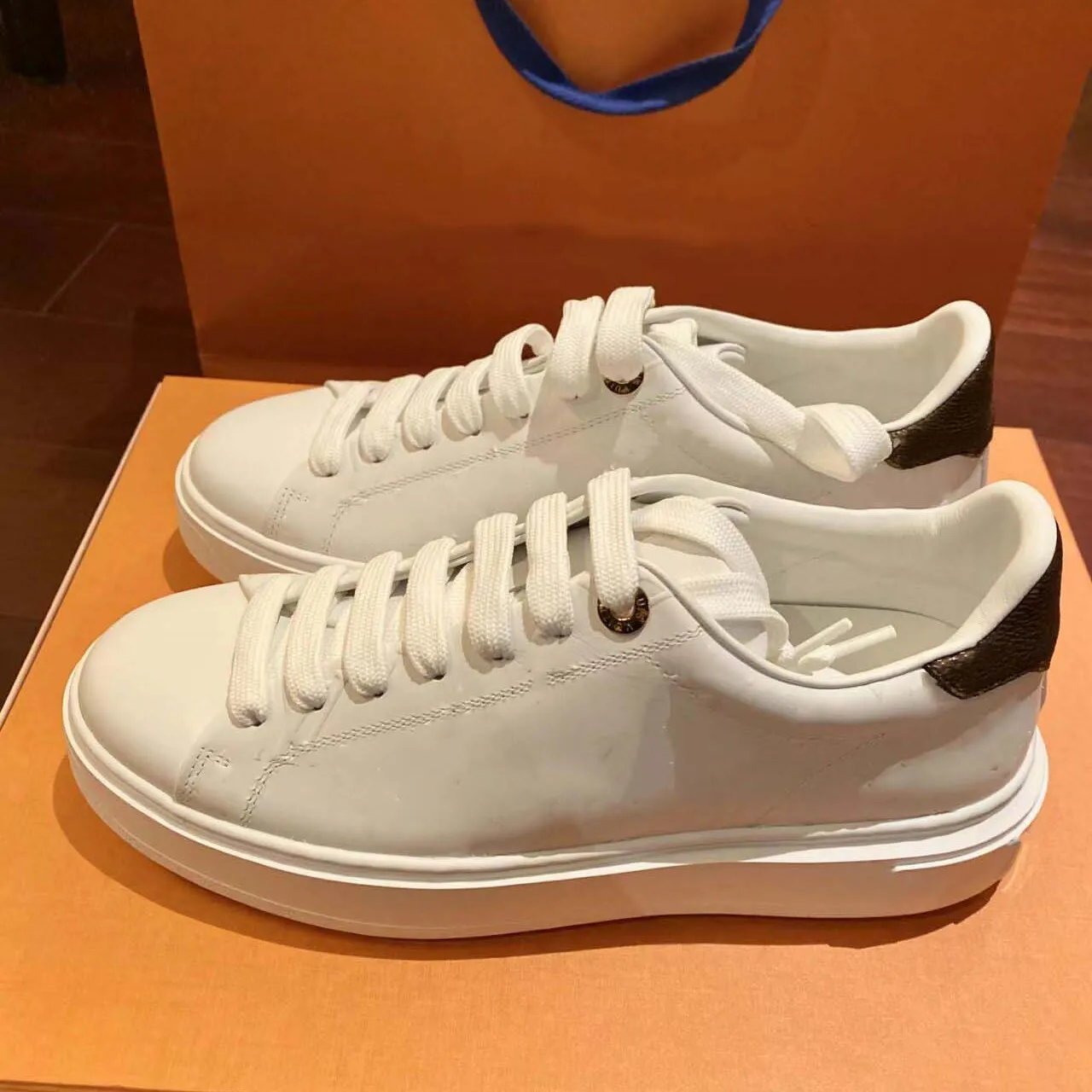 Luxe merk dames casual schoenen retro ezel octrooi leer geprinte sneakers mode 3D geprinte b22 kleine witte schoenen