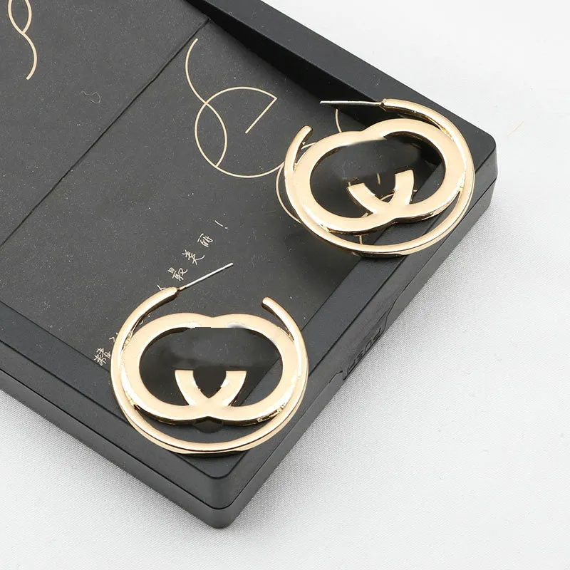 Women Stud Earrings Brand Hoop Earrings Luxury 18K GoldEarrings Fashion Party Wedding Engaing LoversギフトのためのJewlery Designer