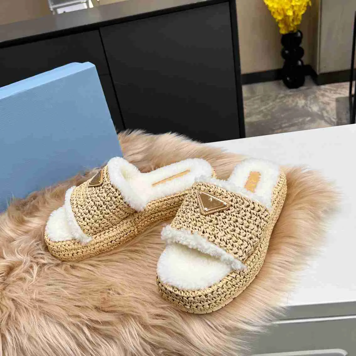 Sandalias de invierno para mujer Acolchadas Prad Plataforma Zapatillas Pisos Sandalias planas Correa en el tobillo dfdsgfsdf