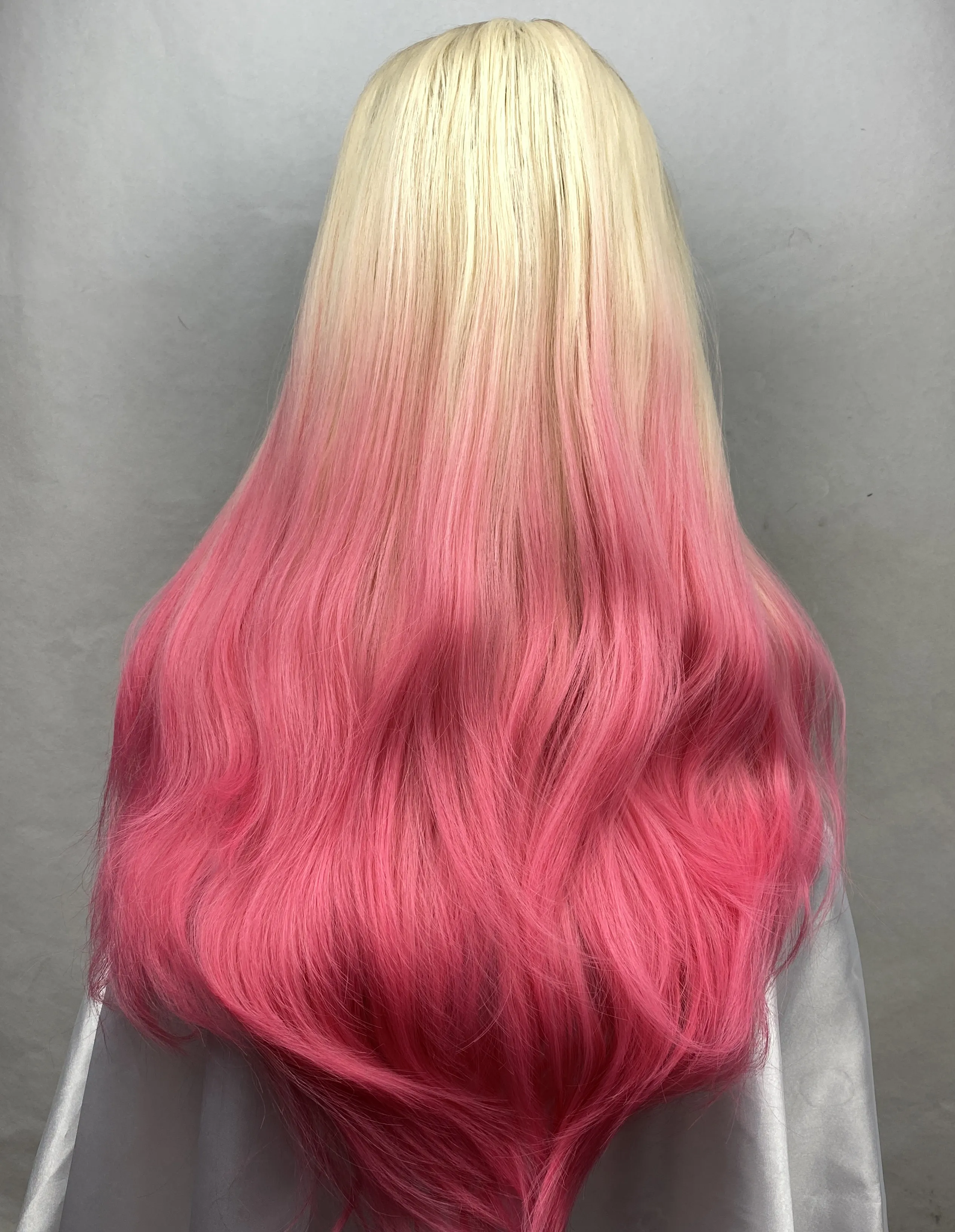 Spetsblond rosa färg Mänsklig hår peruk med våg spetsar framsyntetik för kvinnor peruk