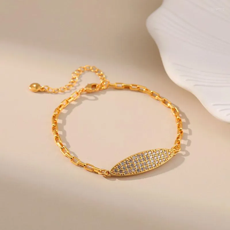 Länkarmband 18K guldpläterad mässingarmbandskollektion för kvinnor elegant ihålig rektangelbox kedja blommor design med strass