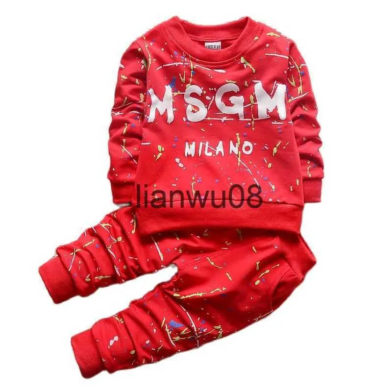 Set di abbigliamento Abbigliamento per bambini 2017 AutunnoInverno Neonati maschi Ragazze Cartoon Elefante Set di cotone Set di abbigliamento per bambini Bambino TShirtPantaloni Suit x0828