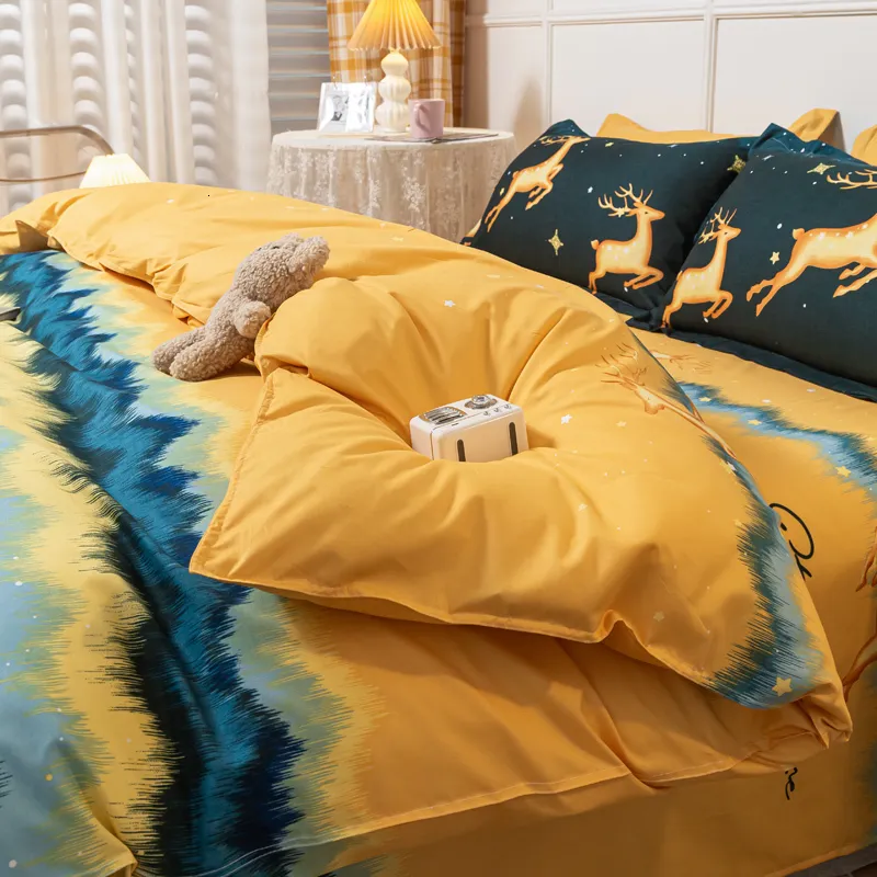 UPzo Strawberry Double Sheet Cute Bedding Sets Soft 3 Bed Sheet Set With Duvet Cover Queen King Size Comforter Perfect For Home Decor 230827 From Cong09 18.74 DHgate.Com