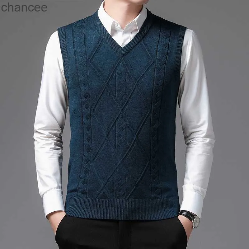 TFETTERS automne hiver hommes vêtements nouveau sans manches couleur unie pull court mode col en v coupe ajustée Argyle pull gilet hommes HKD230828