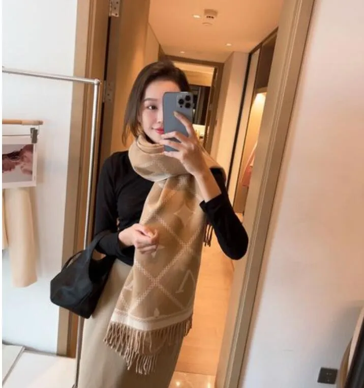 Designer Scarves Cashmere Women Autumn/Winter Outdoor Warm Gradient Double Sided Scarf Long Shawl Hot Style