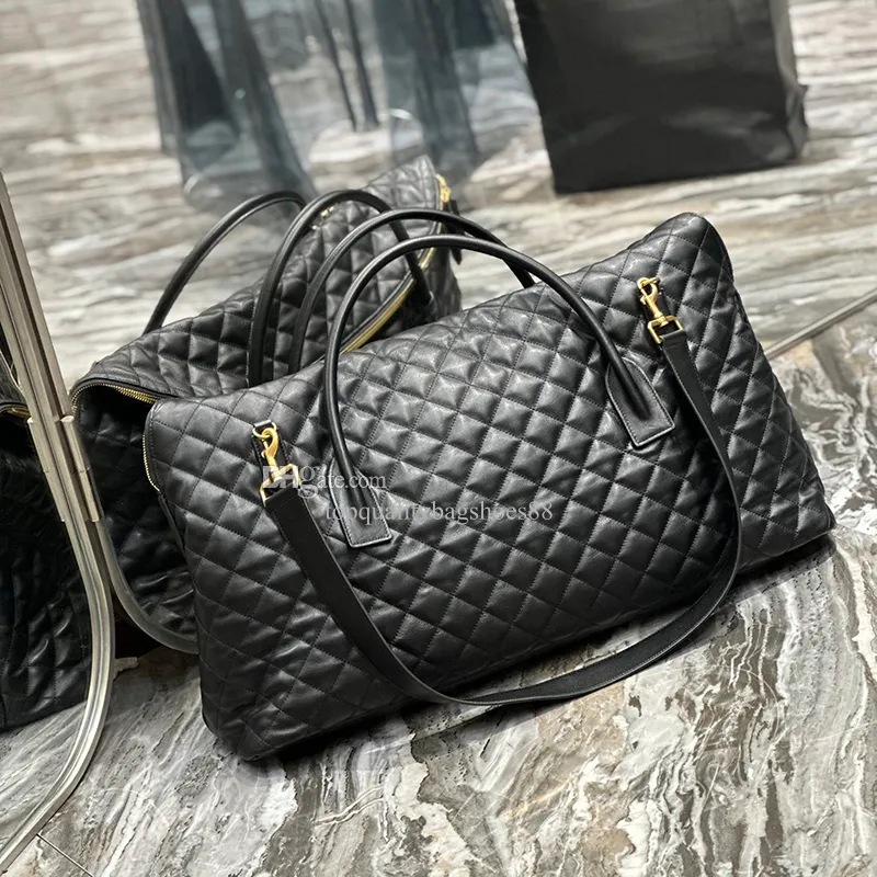 Quilted leather travel bag