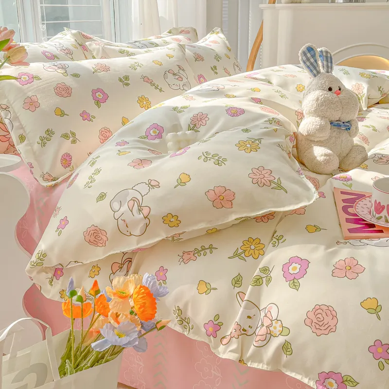 Conjuntos de cama Cartoon Foral Print Poliéster Conjunto de cama Full Size Soft Engrossar Capa de edredão Conjunto com capa de edredão de folha plana e fronha 230827