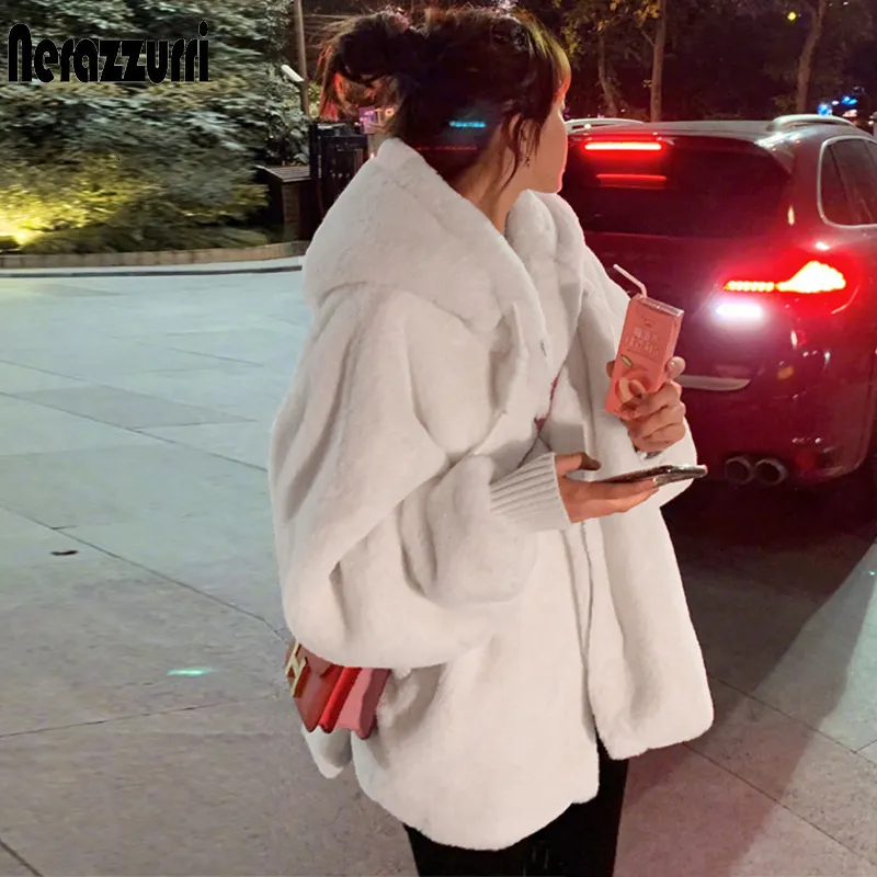 Damesbont Faux Nerazzurri Winter witte oversized nepbontjas dames met capuchon raglanmouwen rits Koreaanse modekleding voor dames 230828