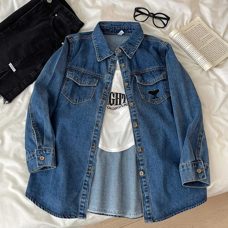 Frauen Blusen Blau Denim Hemd Mantel Retro Tasche Gestickte Dünne Jacke Tops 2023 Herbst Koreanische Revers Langarm Bluse