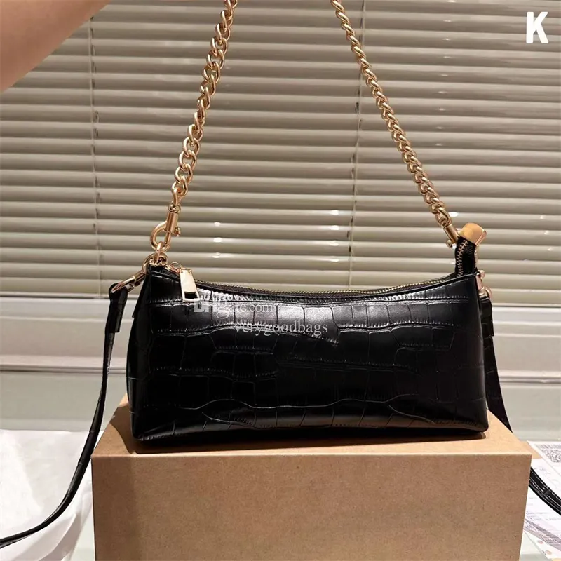 Tasarımcı Charlotte Baguette Under Emfed Bags Kadın Omuz Torbası Aksiller Paket Hobo Çanta PVC Crossbody Cüzdan E birerger Satchel Dhgate Sacoche