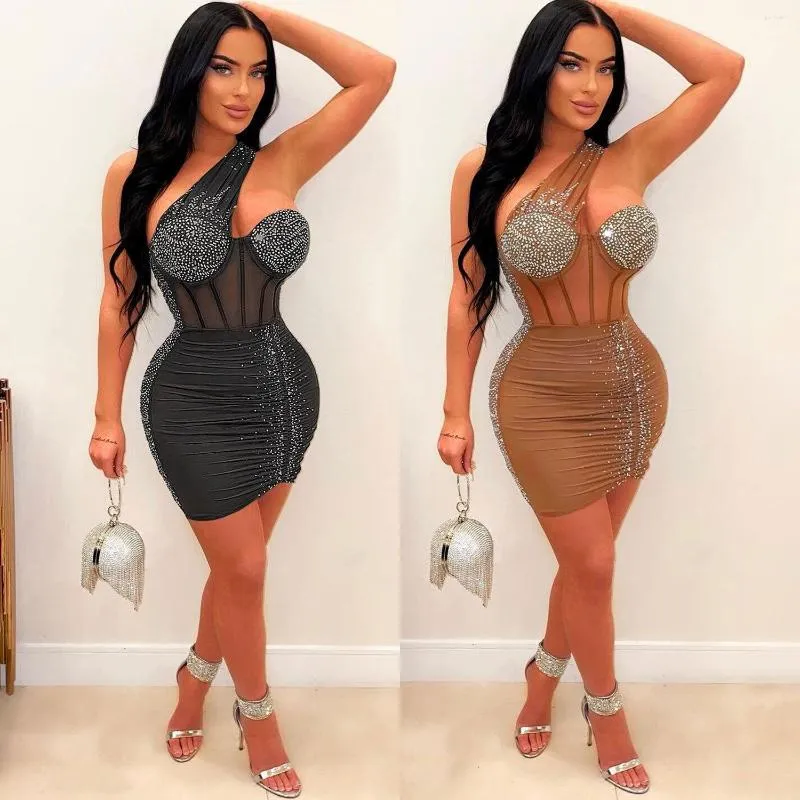 Casual Dresses Sexig One Shoulder Mini Birthday Dress Patchwork Mesh Rhinestone Summer Ruched BodyCon Party Women Night Clubwear 2023