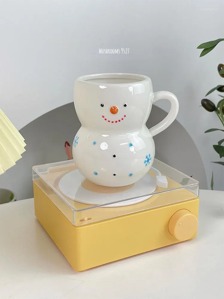 Tazas Setas 9527 Feliz Navidad Estilo coreano Lindo pequeño muñeco de nieve Taza de cerámica En relieve Pintado a mano Regalo de cumpleaños