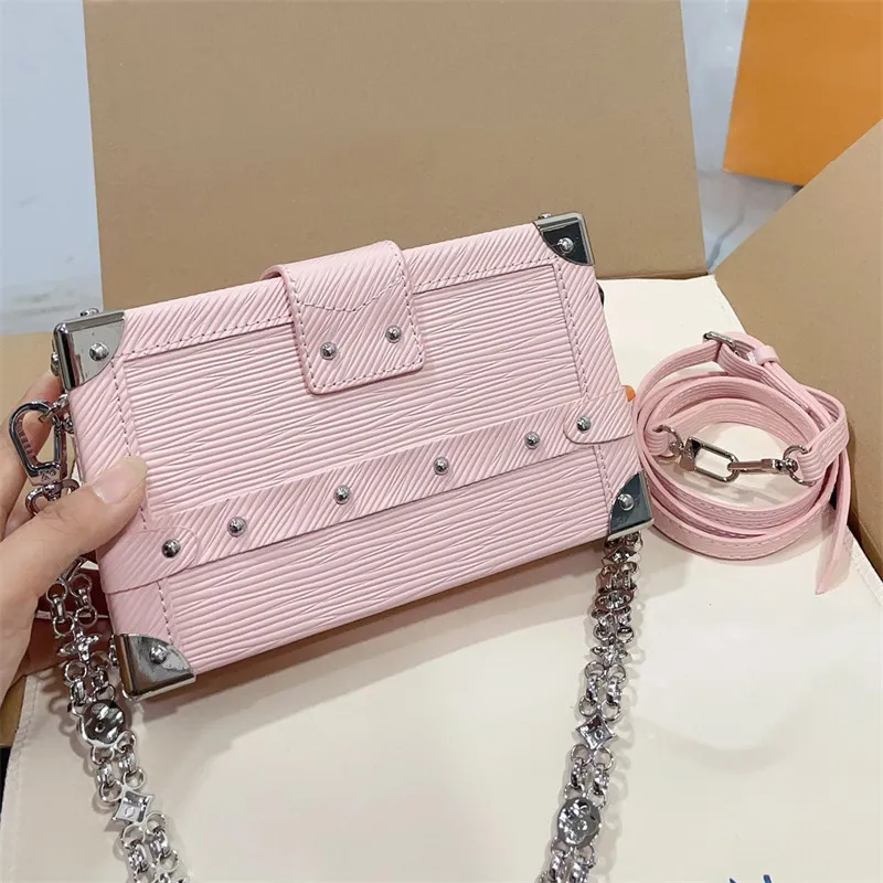 Hellrosa Kleine Hardbox Crossbody Tasche Mit Silbernen Ketten Fur Frauen Echter Lederdesignerstil Von 64 28 DHgate