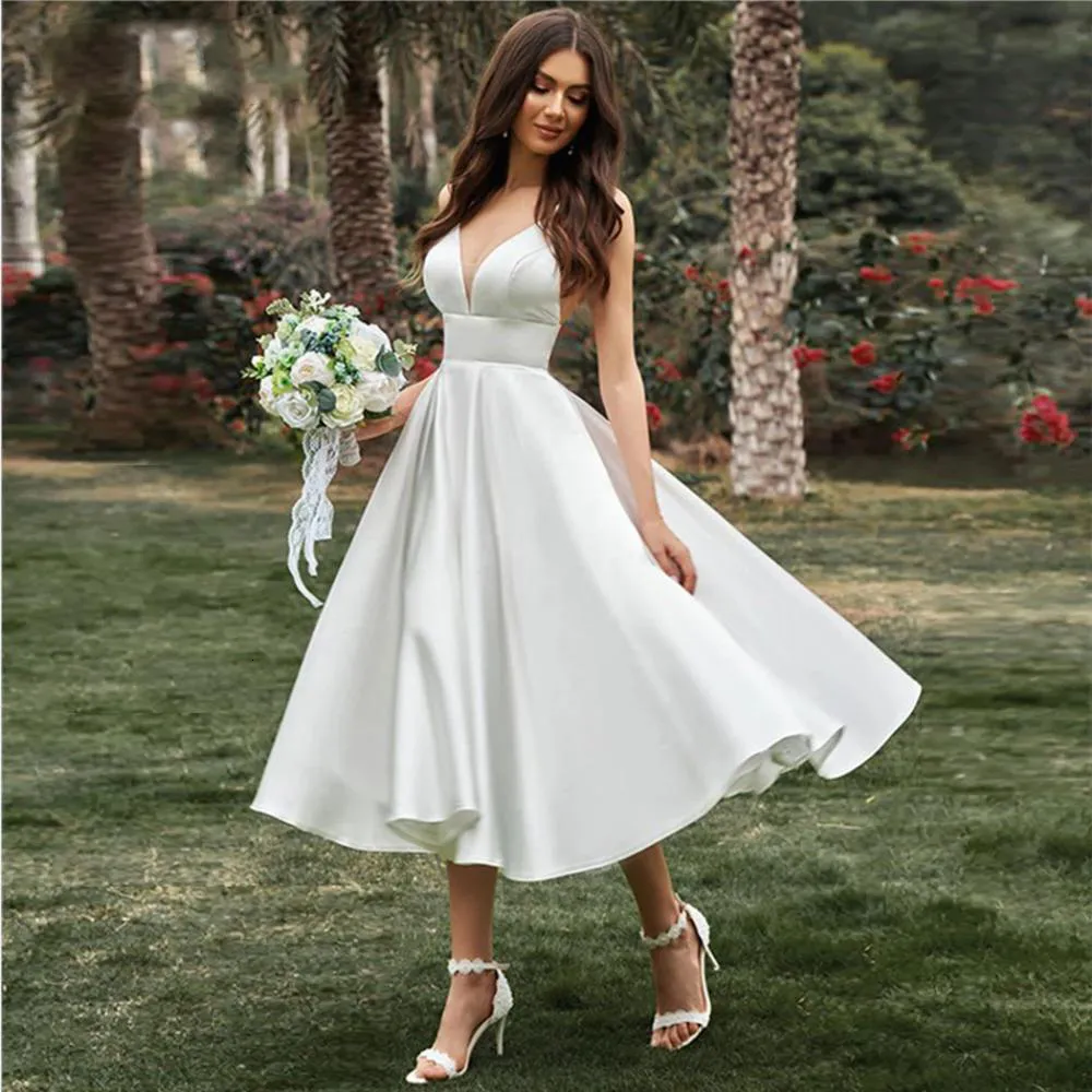 Robes sexy urbaines Robe De mariée courte simple pour femmes civiles une ligne col en V bretelles Spaghetti Robe De mariée longueur de thé Robe De mariée en Satin 230828