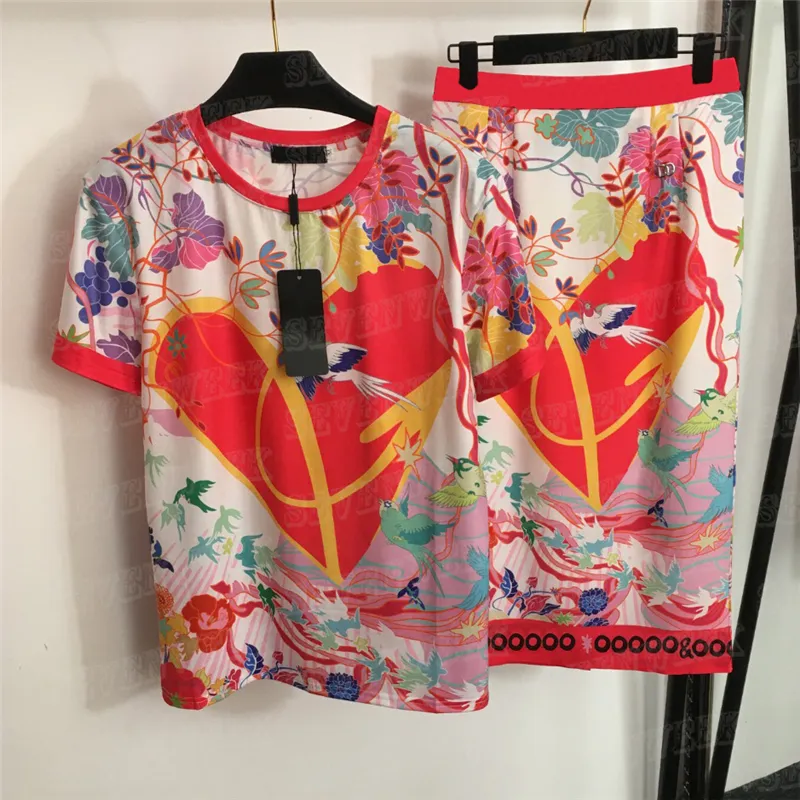 Ensemble t-shirt et jupe imprimé pour femmes, Style vacances, pull à manches courtes, sangle avec lettres, taille haute, robe deux pièces