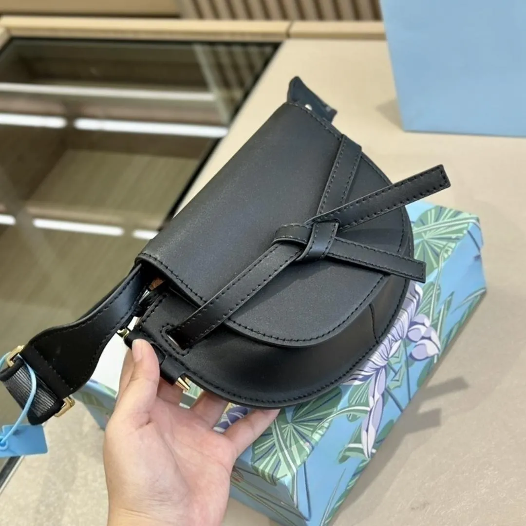 Evening Bags Designer Saddlebag Luxury Mini Geometric Crossbody bags 15CM Shoulder Bag 10A Mirror quality Genuine leather Messenger bag With Box