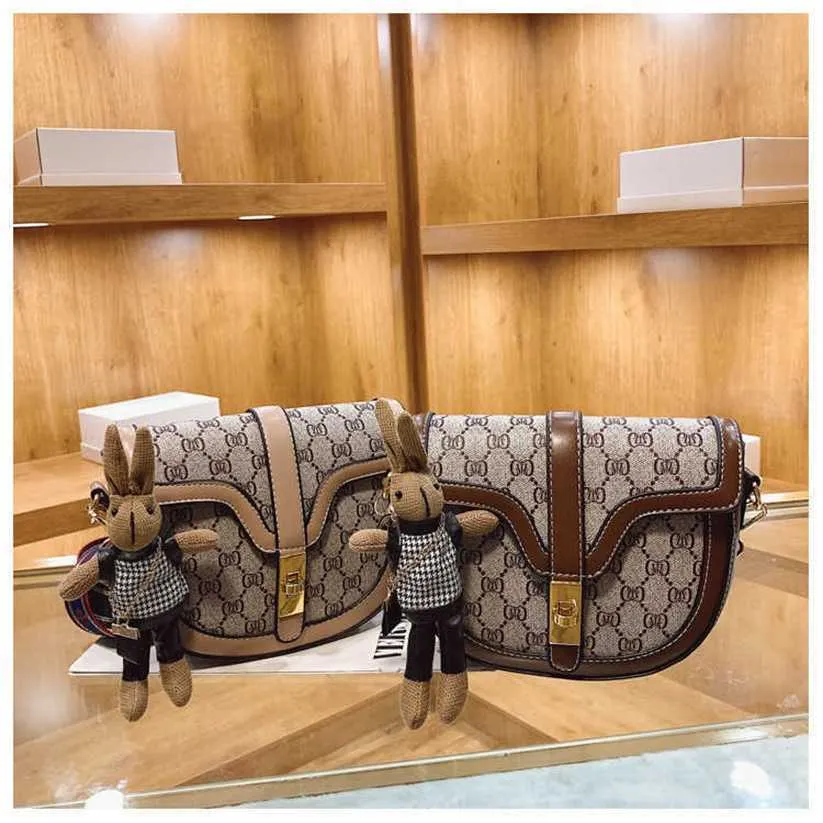 2024 New Designer Handbag 12 Discount Versatile Half Round Saddle With