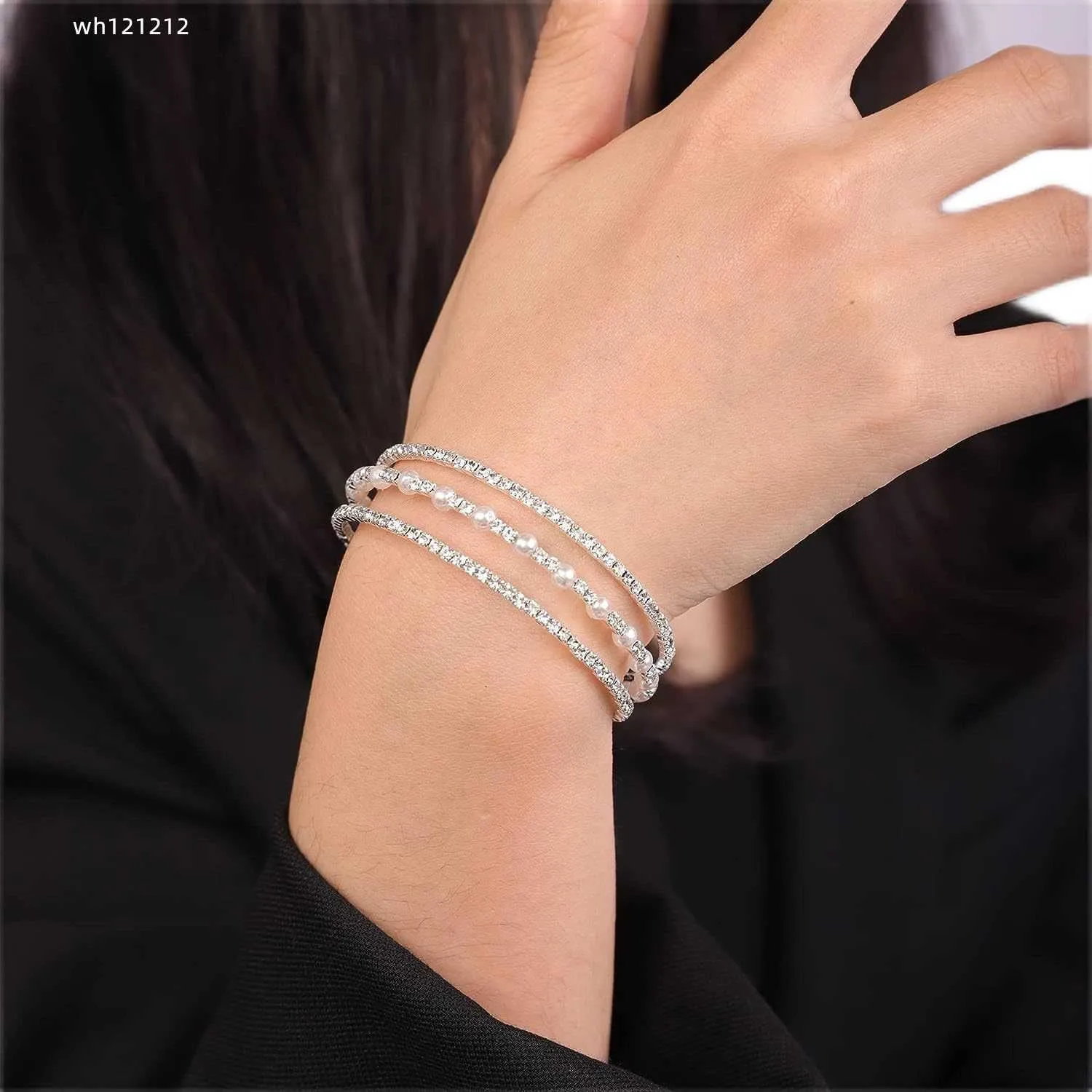 YERTTER Multi Row Gelaagde Glitter Manchetarmbanden Imitatie Parel Armband Stretch Tennisketting Strass Verstelbare Band Manchet Elastische Bangle Jaren '20 Bruids Lichaamssieraden