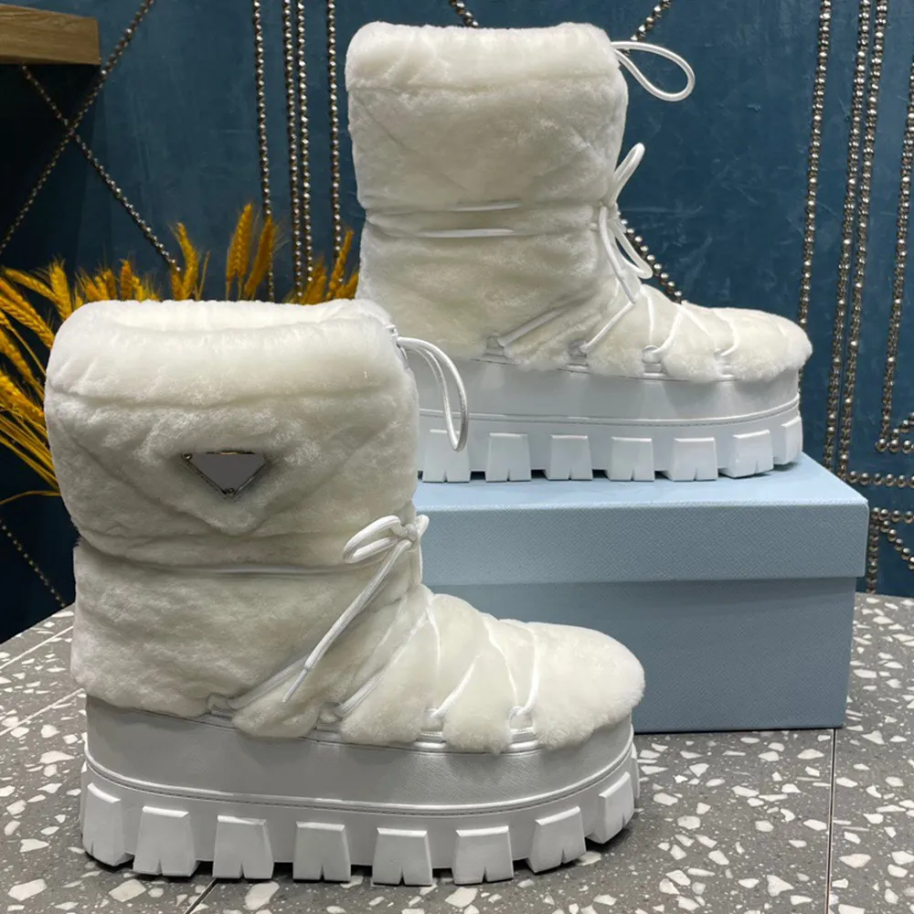 Shearling Apres Ski Ski Boots White Snow Boots Womens Winter Boots تظهر نفسًا دافئًا من منصة الأحذية الوحيدة الدافئة