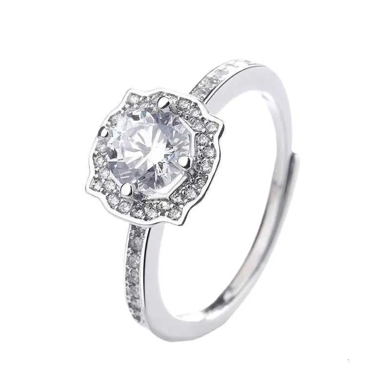 Designer Ring Harry W Luxury Top Luxurious Fashion Niche Design Square Ring for Women High Grade mångsidig justerbar Zircon Diamond Ring Accessories smycken gåvor