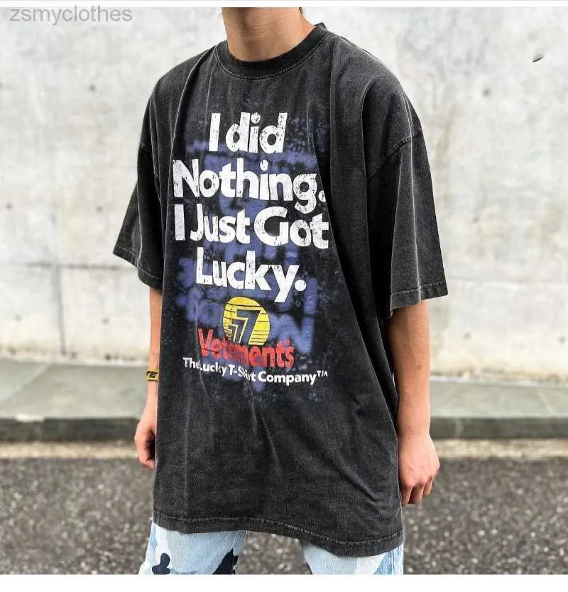 T-shirt da uomo di buona qualità 2023ss Vetements Moda T-shirt da uomo Manica posteriore Carattere gotico Vetements T-shirt da donna Top Tees