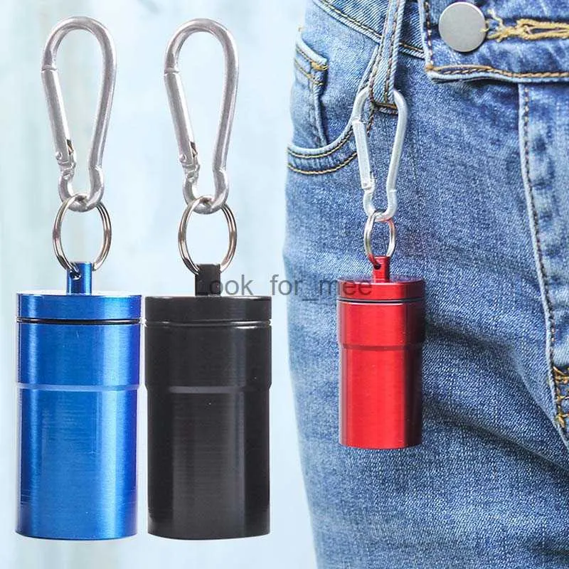 1Pcs Mini Portable Ashtray with Lid Aluminum Storage Tube Windproof Cigarettes Ashtray with Keychain Ash Holder Outdoor HKD230828