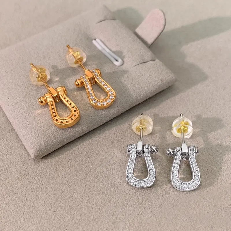 French Classic Zircon Horseshoe Clasp Earrings With Light Luxury Niche Design High-End Unique U-Shaped Charm Jewelry