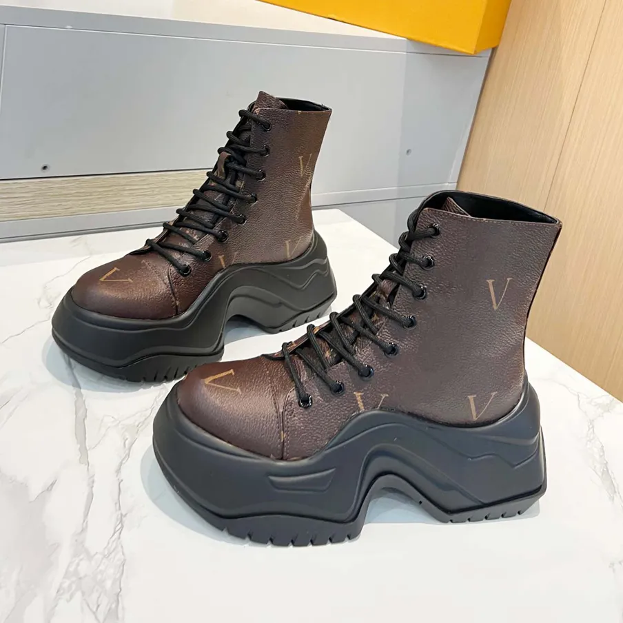 Designer Boots Luxury Boot äkta läderstövlar Ankelstövlar Kvinna Kort start Sneakers Trainers Sandaler Sandaler av Brand W382 004