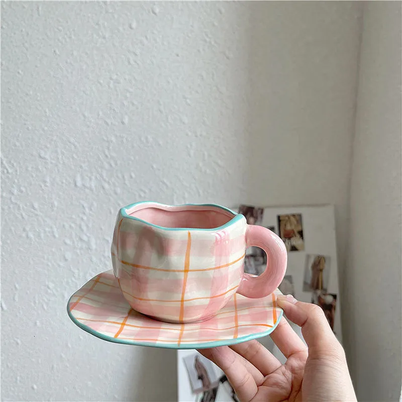 Tazze 320ml Kawaii dipinta a mano tazza di caffè fiore ceramica casa ufficio tazza piattino colazione latte succo manico tè ragazza regalo bicchieri 230829