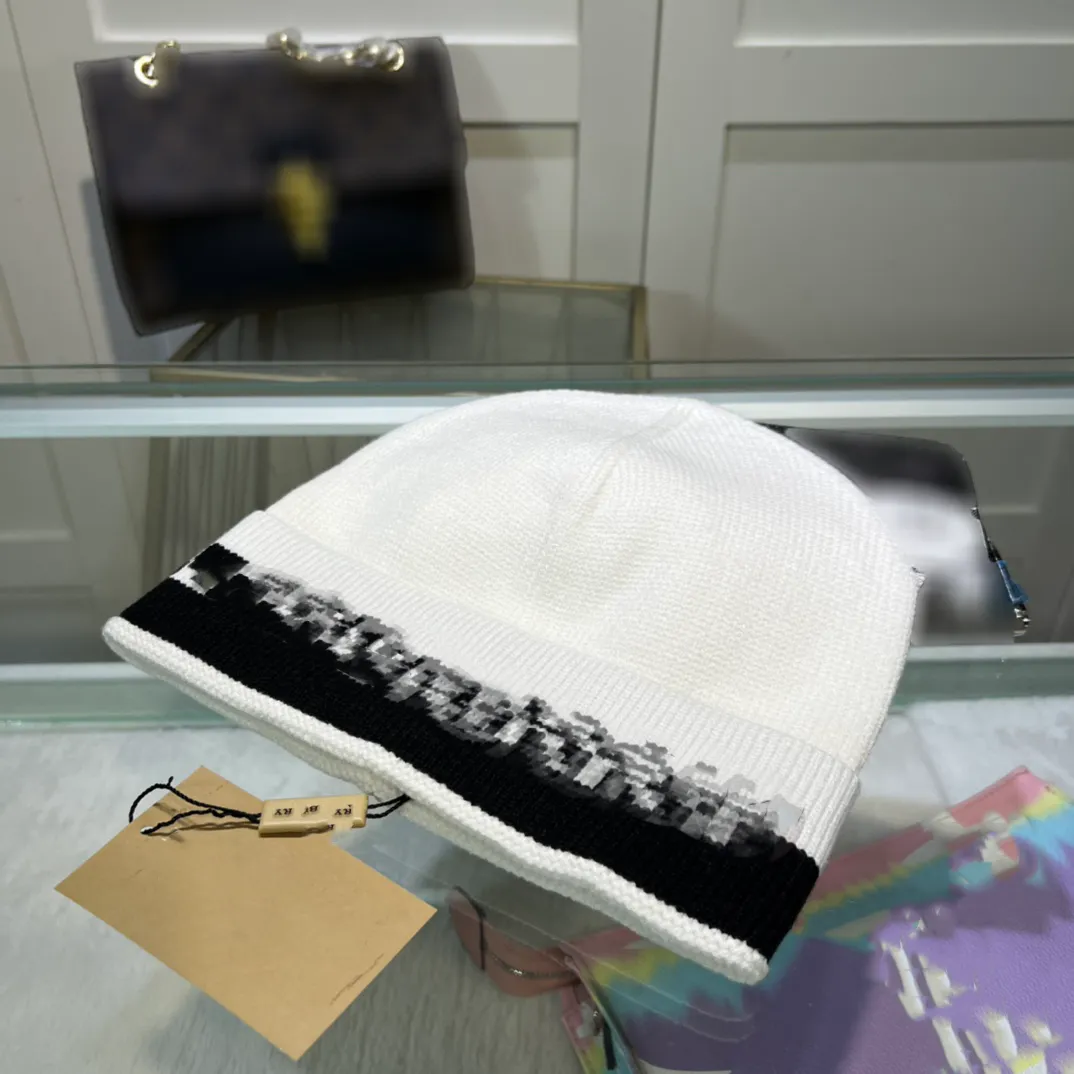 Designer beanie hat Classic bonnet Trendy fashion wear comfortable, first-class material Christmas party