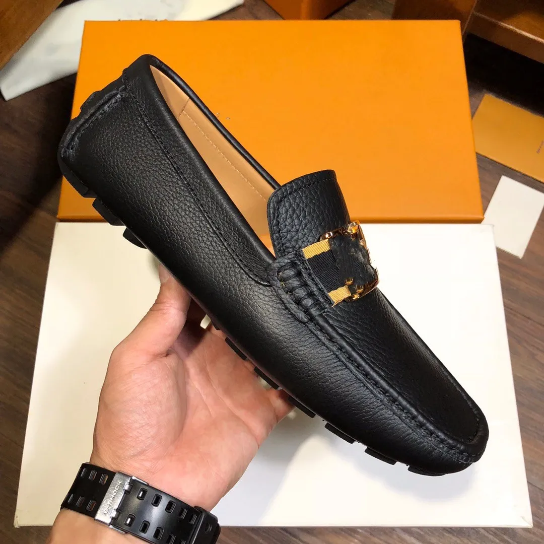 12 modello Nuova scarpa italiana di alta qualità per uomo Mocassini firmati Scarpe casual da uomo Slip-on in pelle di lusso stile britannico Scarpe morbide a righe Mocassini