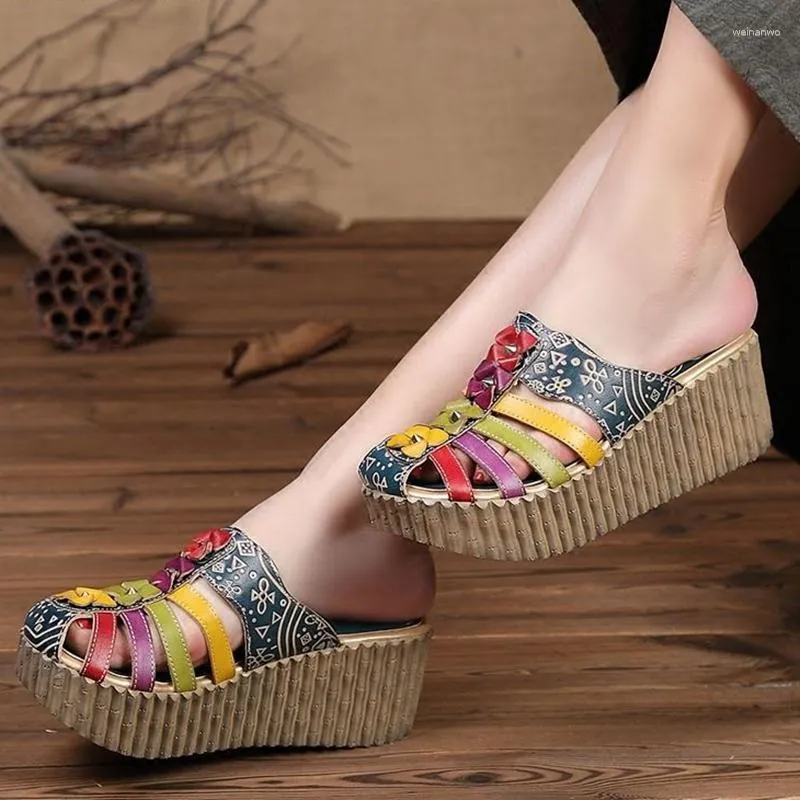 Pantoufles 2023 été évider chaussures faites à la main femmes diapositives en cuir véritable couverture orteils fleur femme plate-forme compensées