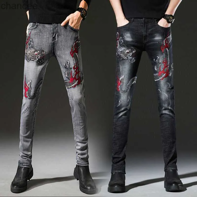 Mens Light Luxury Dragon Embroidery Jeans Högkvalitativa repade Stretch Denim Pants Slim-Fit White-Washed Casual Jeans; HKD230829