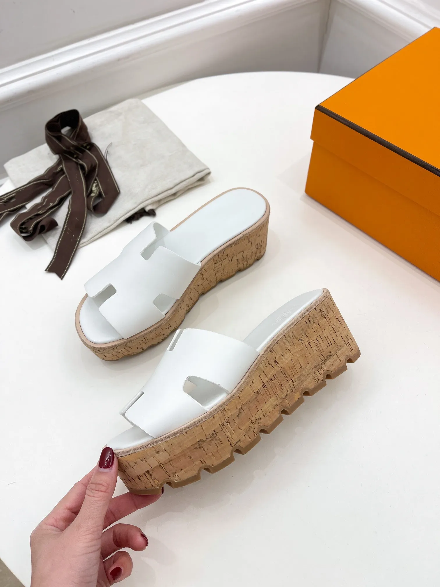 Dikke Pantoffels Met Sleehak Hoge Hak Sandalen Open Teen