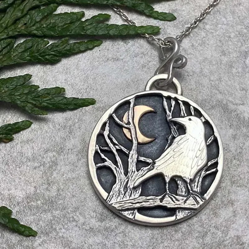 DHgate Moon Crow Round Necklace Retro Style Individuality Temperament Simple Versatile Men Women Gift Jewelry Wholesale Jewelry