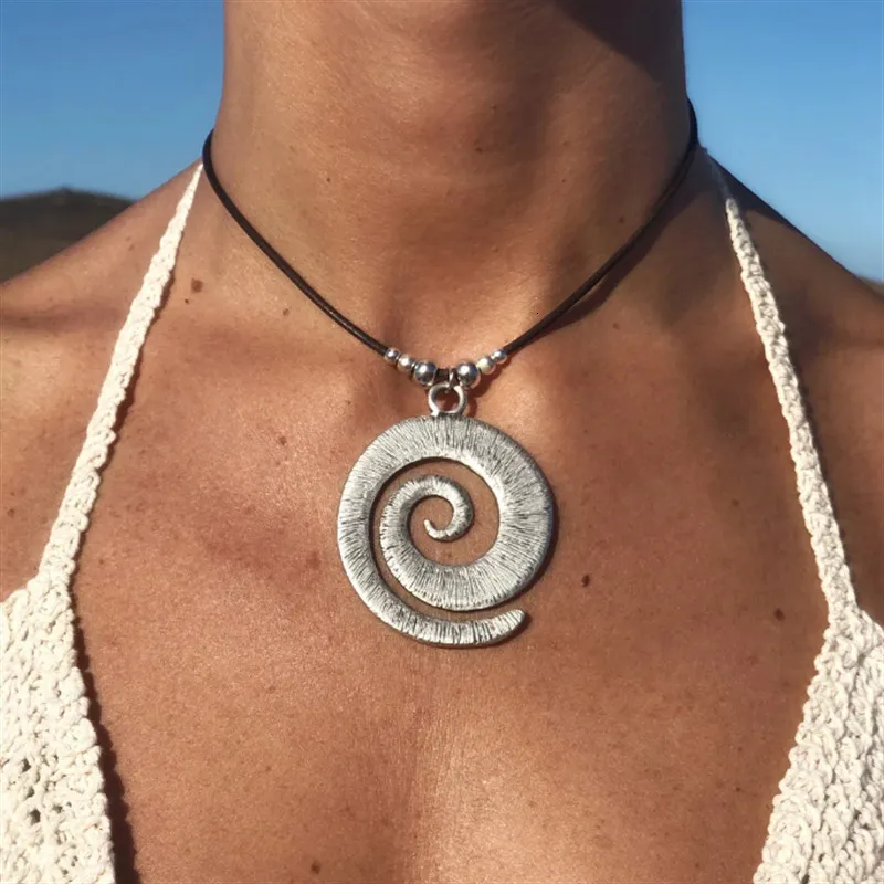 Navel Bell Button Rings Bohemian Ethnic Style Creative Waxed Rope Jewelry Beach Vacation Conch Pendant Vintage Spiral Symbol Necklaces for Women Girls 230830