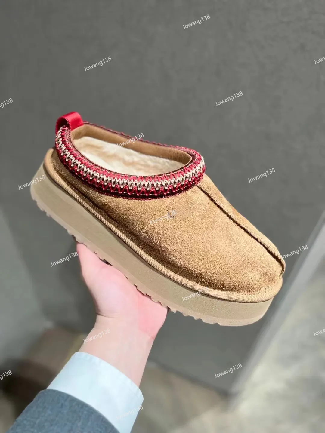 Ugg tasman slide 2025