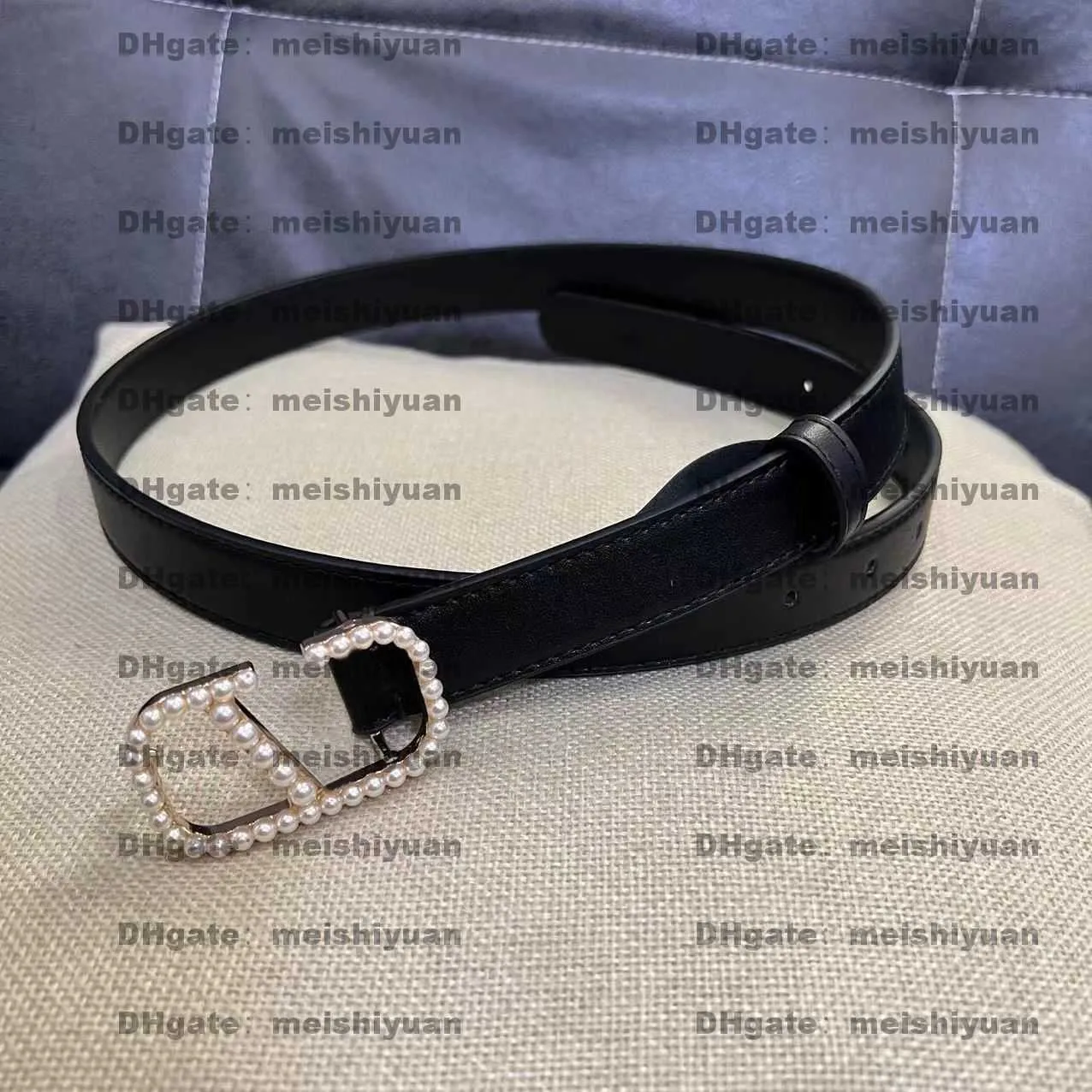 Luxury Pearl Letter Smooth Buckle Women Belt Designer läderbälte bredd 2,5 cm mode klassiska män kvinnor jeans tillbehörsbälten grossist