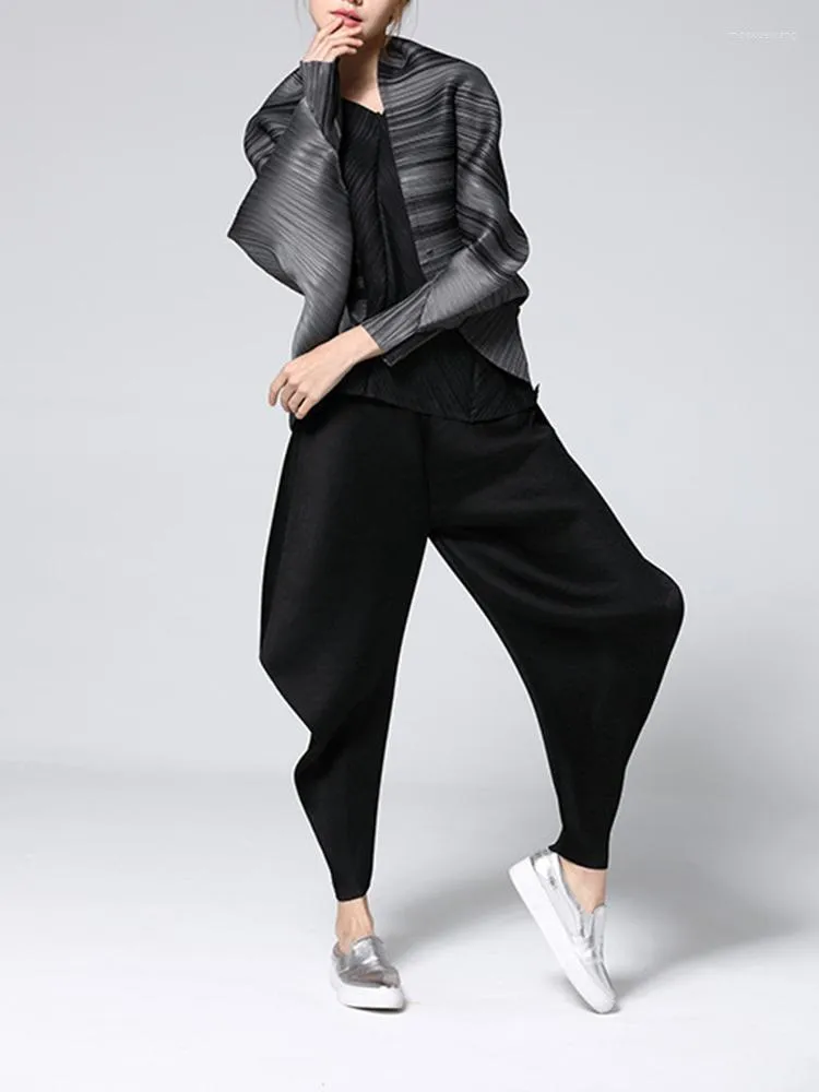 Kurtki damskie Alsey Miyake moda plisowana szal płaszcz żeński koszulka 2023 Spring Batwing Rękaw Solidny kolor pasiaste streetwearne top