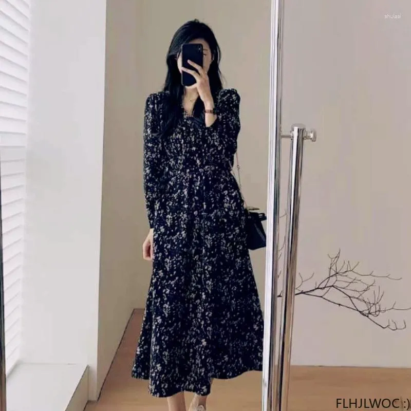 Casual Kleider Chic Japan Stil Design Feminine Vestidos Frauen Mode V-ausschnitt Retro Vintage Schwarz Blumen Druck Lange Spitze-up Kleid