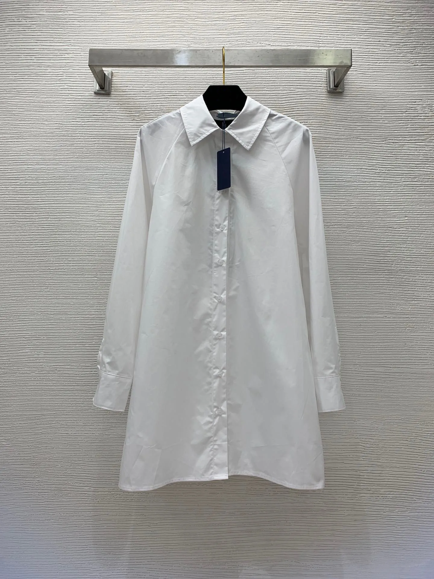 2023 herbst Weiß Einfarbig Getäfelten Rückenfreies Hemd Kleid Langarm Revers Hals Einreiher Casual Kleider B3G252132