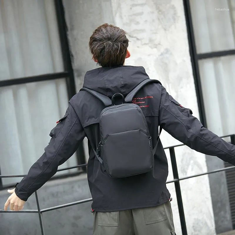 Ryggsäck japansk stil mode man solid svart små mäns ryggsäckar casual mini rese lättvikt för män